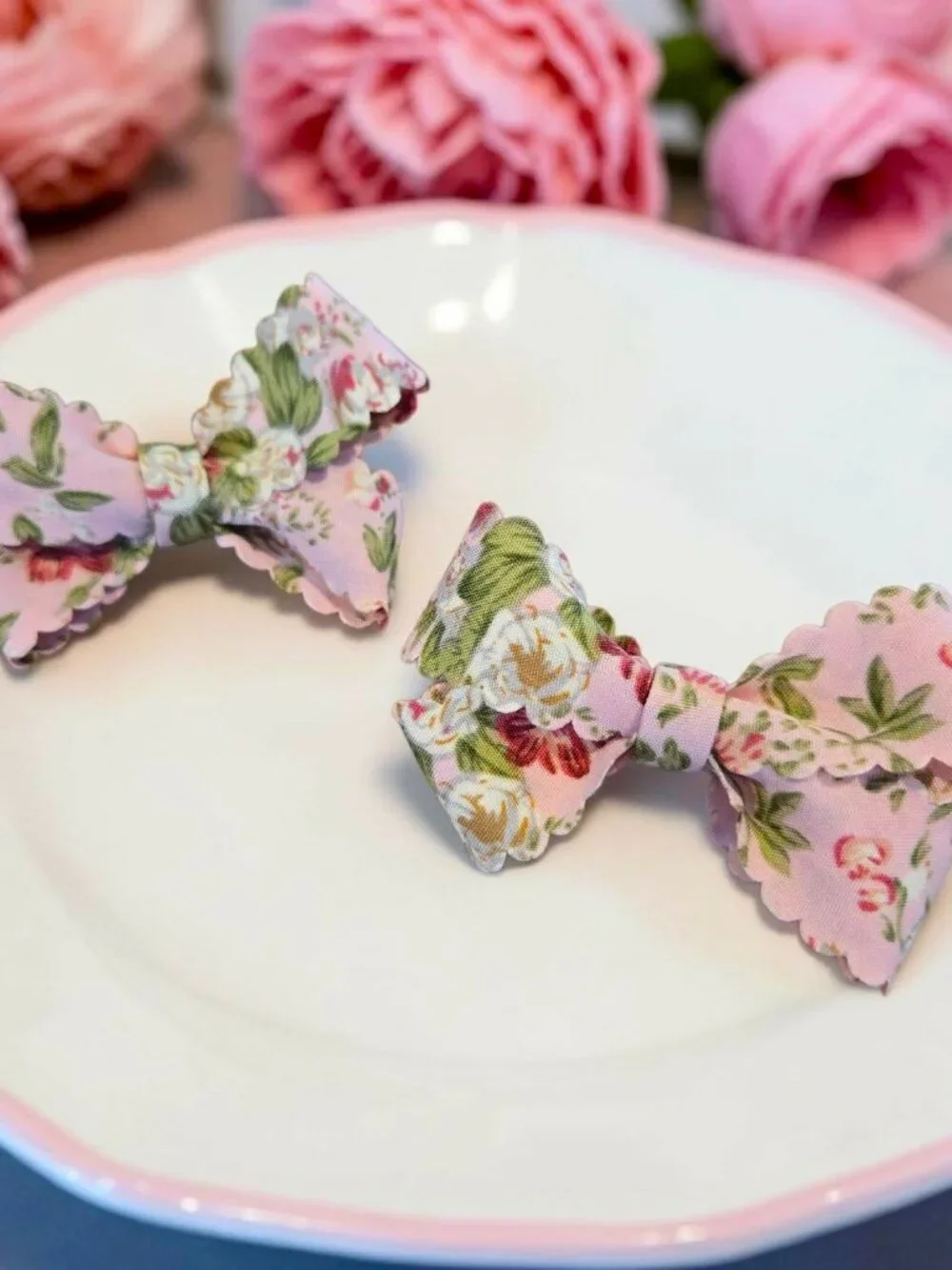 Micro Mini Scalloped Floral Piggies